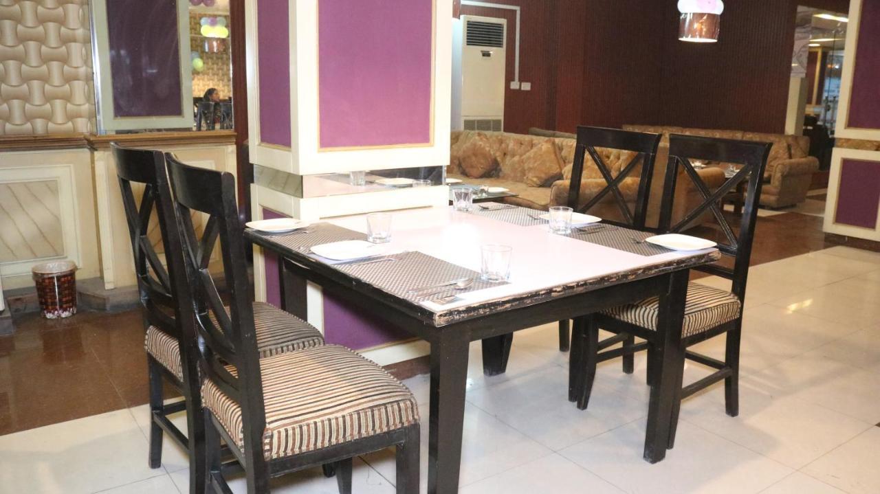 Hotel Tourist Inn Lahore Eksteriør billede