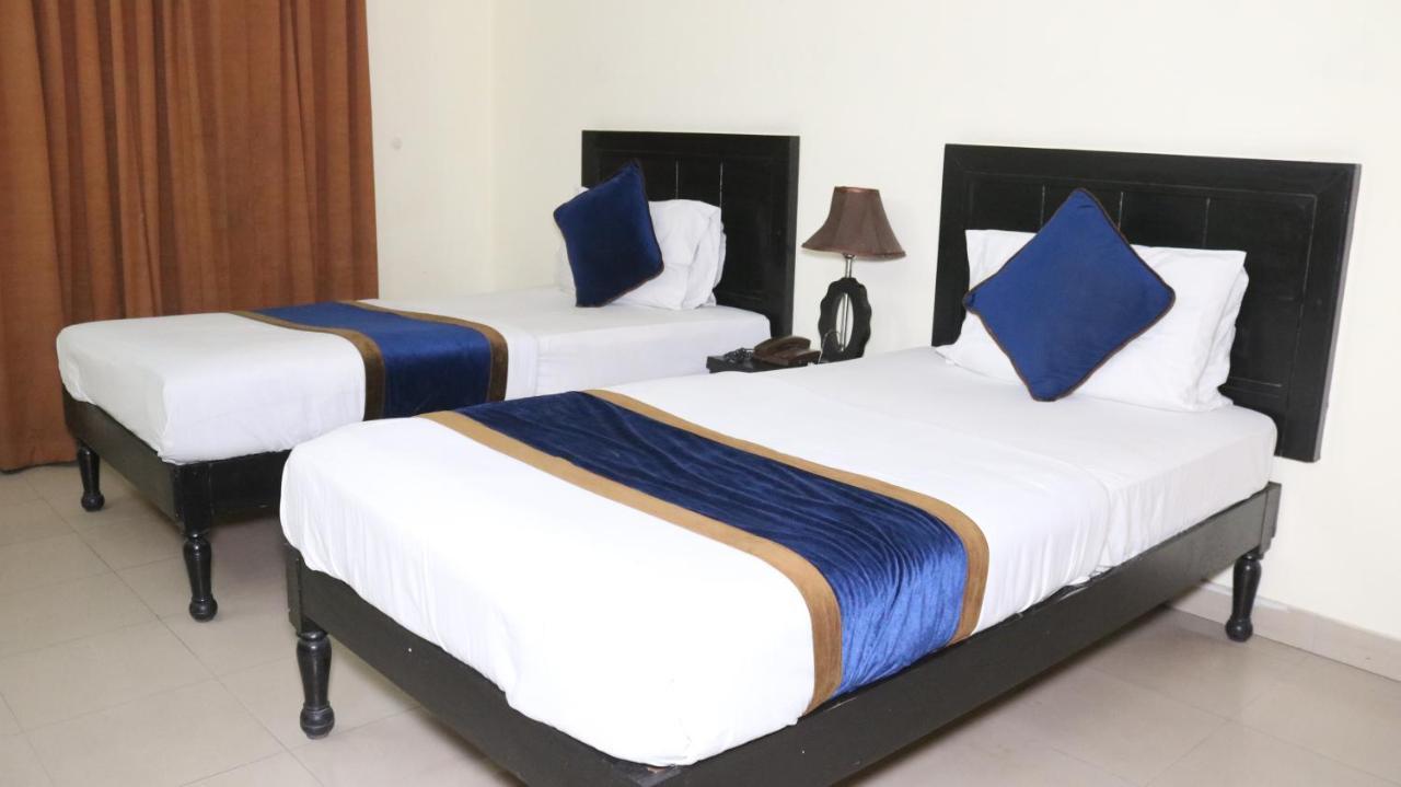 Hotel Tourist Inn Lahore Eksteriør billede
