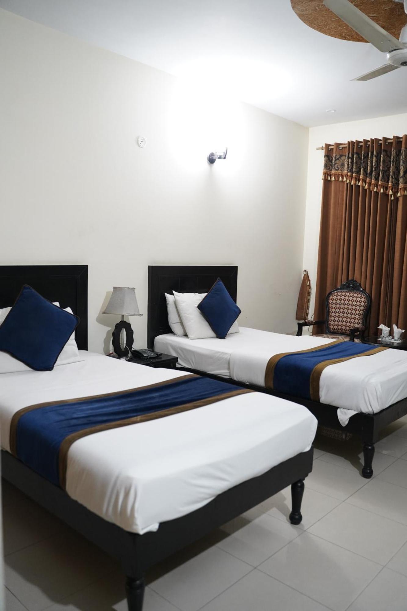 Hotel Tourist Inn Lahore Eksteriør billede