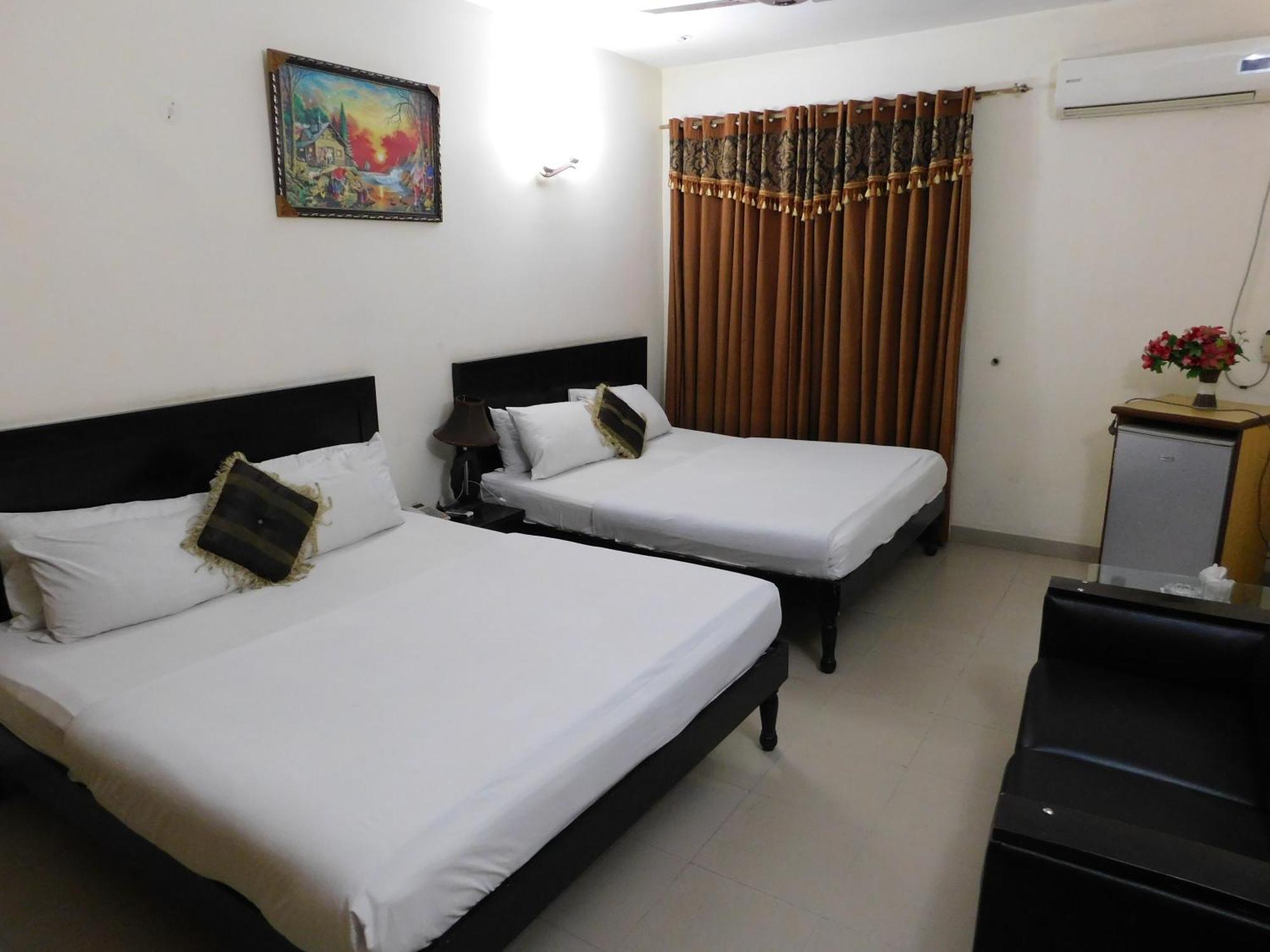 Hotel Tourist Inn Lahore Eksteriør billede