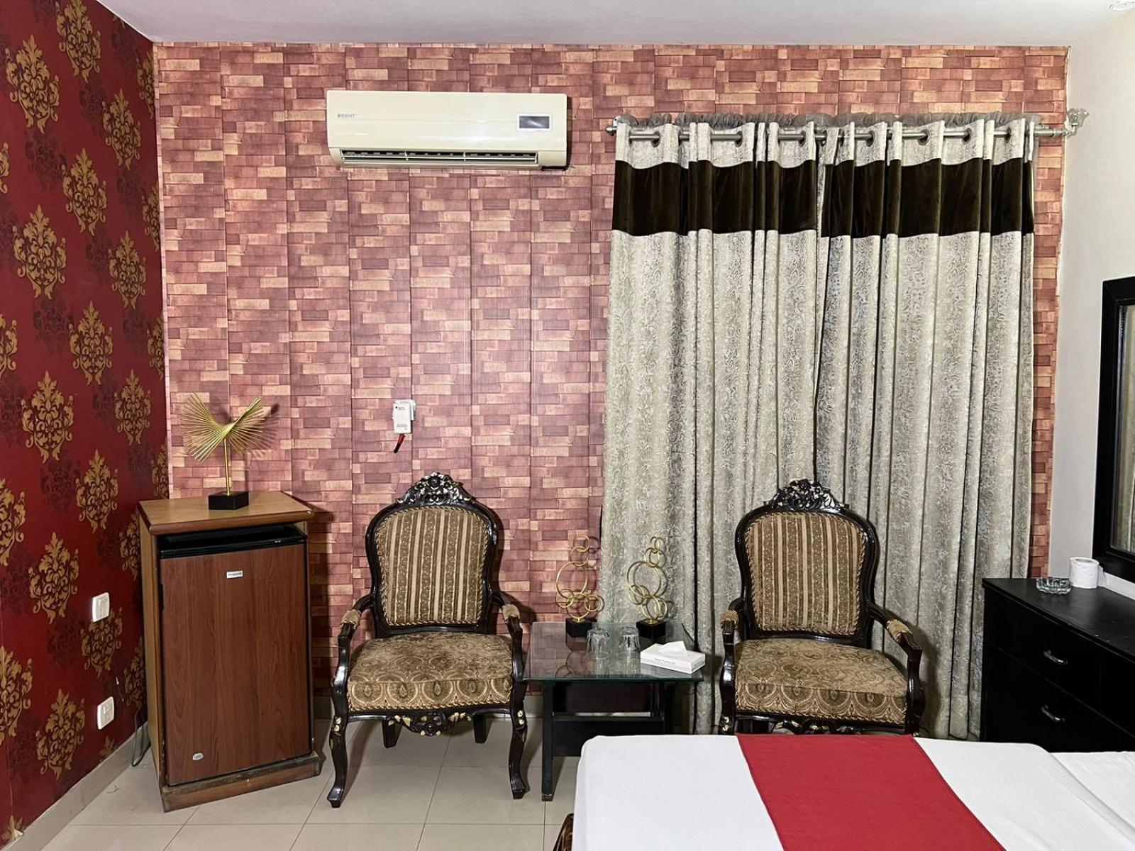 Hotel Tourist Inn Lahore Eksteriør billede