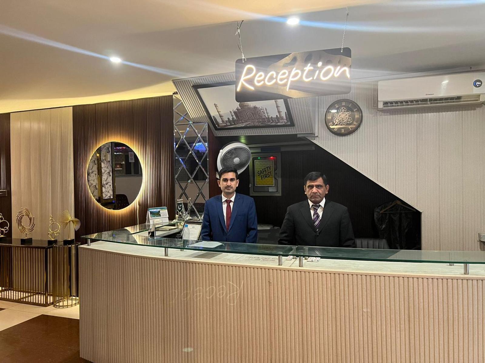 Hotel Tourist Inn Lahore Eksteriør billede