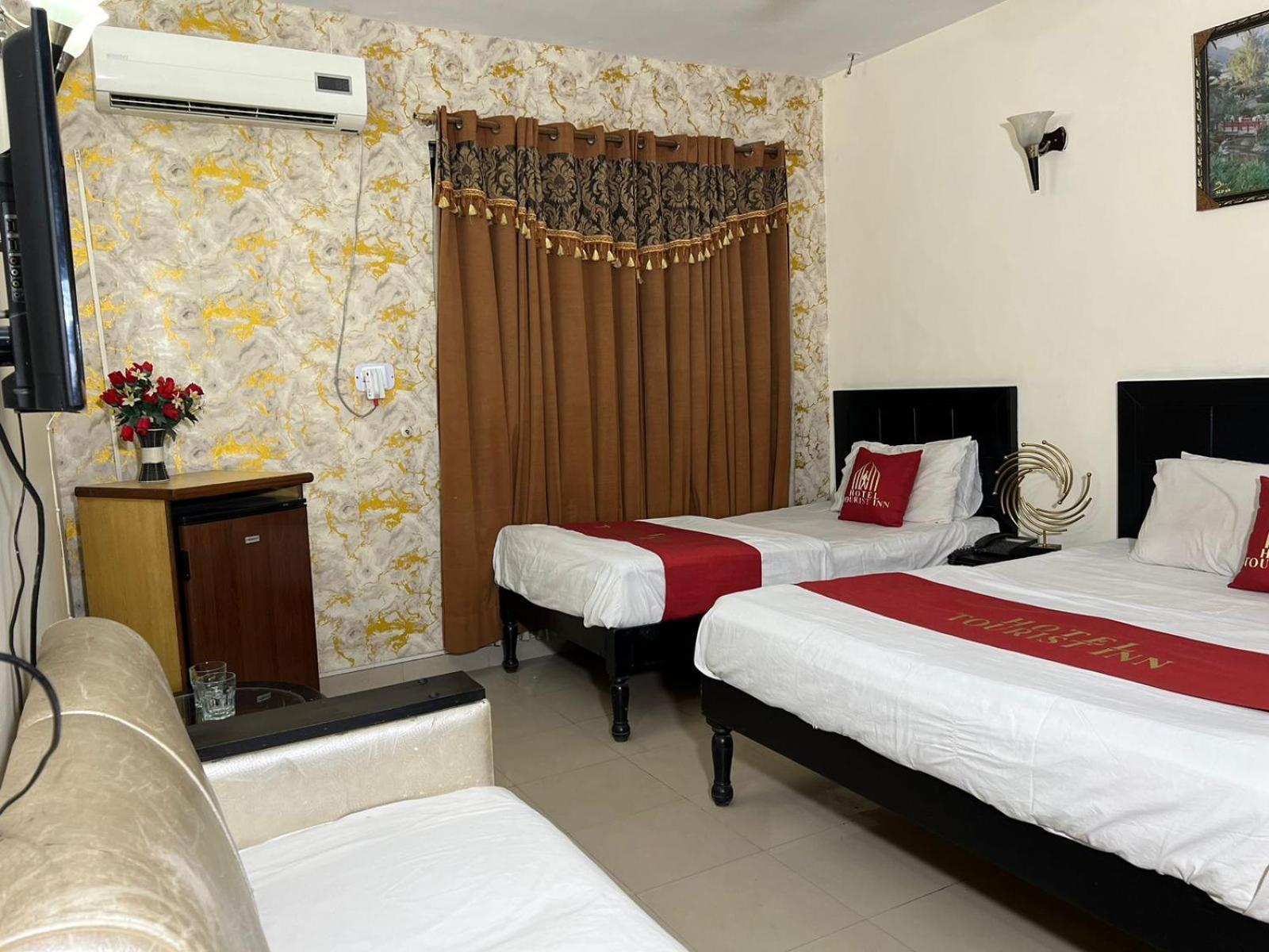 Hotel Tourist Inn Lahore Eksteriør billede